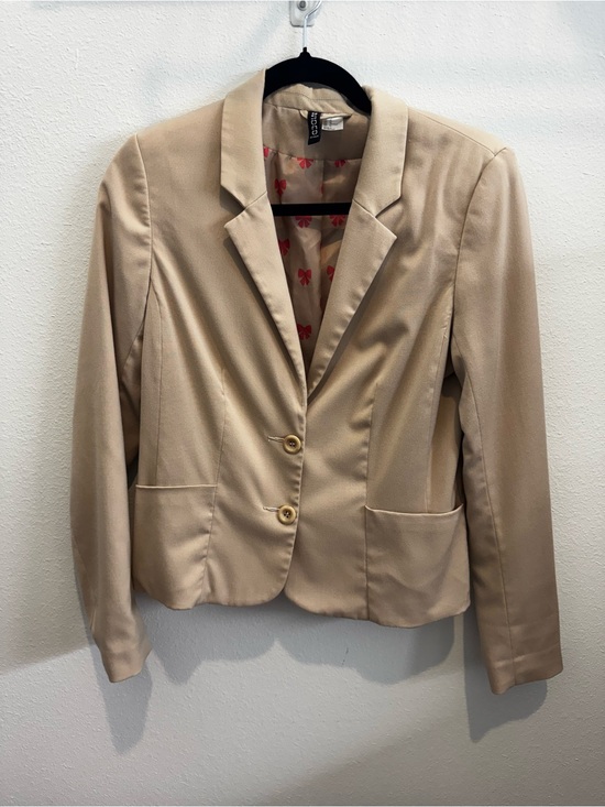 H&M Jackets & Blazers - H&M Women's Beige Two-Button Blazer